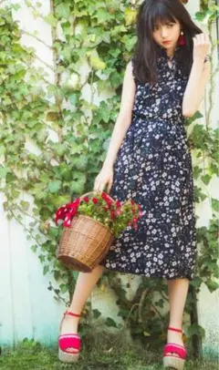 マ*ン様 GRL 花柄ノースリーブワンピース