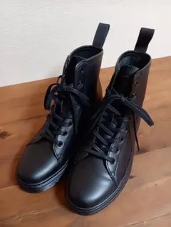 ♡Dr. Martens ブラック ワークブーツのサムネイル