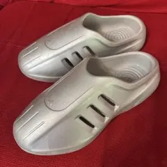 専用品です。アディダス　シルバー スポーツサンダル