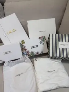 Christian Dior 空箱 5箱セット保管袋・クッション付　ディオールのサムネイル