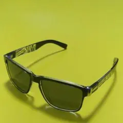 Item thumbnail for item bd3547f2-c2e6-422b-b6df-89b4392cba86