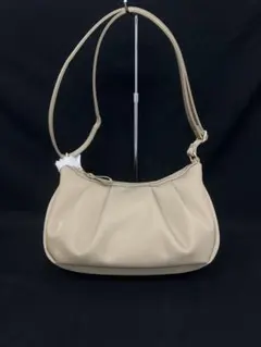 ベージュ ショルダーバッグ プリーツデザイン