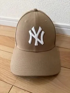 New Era 9FORTYベースボールギャップ　ベージュのサムネイル