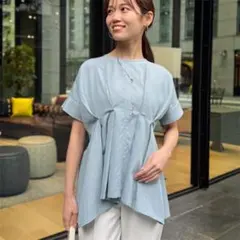 【-3kg見え】 完売品♥️ シェトワ ペプラム ブラウス ブルー 半袖 レーヨンのサムネイル