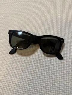 Ray-Ban Wayfarer ブラックサングラス