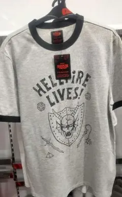 【新品・タグ付き】Stranger Things Hellfire Tシャツのサムネイル