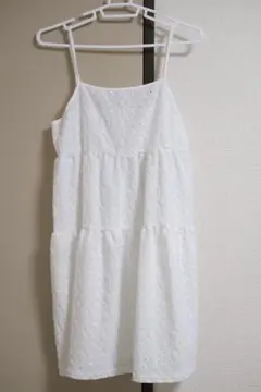 刺繍入りホワイトキャミワンピース