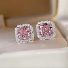 ⭐︎ピンクダイヤモンド ピアス 全て人工のモアサナイトです 天然石ではありません