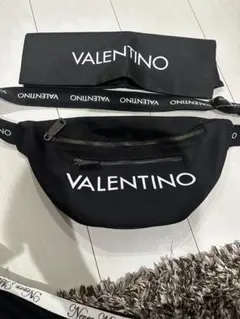 VALENTINO ボディバッグ・ウエストポーチ ブラックのサムネイル