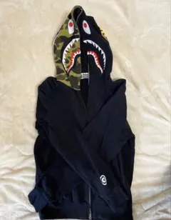 APEシャークパーカー