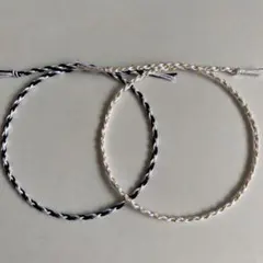 ハンドメイドミサンガ2本セット　アンクレット　ブラック×WH・ラメ入りBE