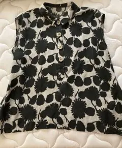 ブラックノースリーブと花柄シャツセット、涼しい麻100%イタリアン生地