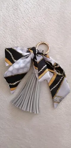 チャーム　スカーフ　タッセル　バルコス