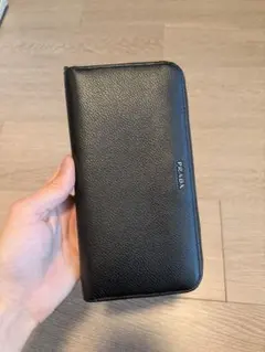 PRADA ブラックレザー 長財布