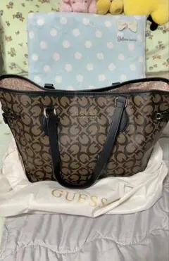 GUESS トートバッグ モノグラム柄