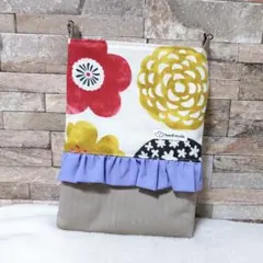 ハンドメイド　スマホショルダー　スマホポーチ　サコッシュ　ポーチ　ショルダー