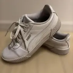 PUMA スニーカー ホワイト　24cmのサムネイル