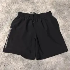UNDER ARMOUR ブラックショートパンツ L