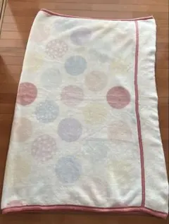西川　アクリル毛布　シングル