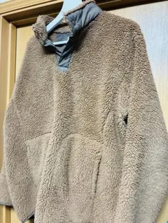 ベージュ フリースジャケット