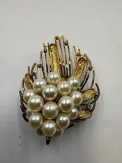 美品 フォクシー フラワーモチーフ フェイクパール ブローチ 