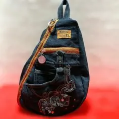 デニムリメイクしずく型ワンショルダーバッグ　ボディバッグ　大