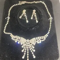 クリスタル装飾 ネックレスとイヤリングセット