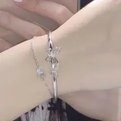 バタフライモチーフ シルバーカラー ブレスレットのサムネイル