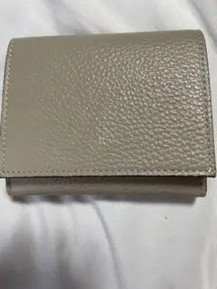 二つ折り財布 グレージュ レザーのサムネイル