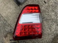 ランクル100 イーグルアイ LEDテールランプ 右？ - メルカリ