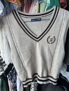Dazy ベージュ Vネック ニットベスト M