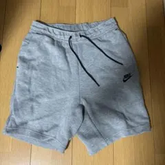 NIKE テックフリース ショートパンツ グレー