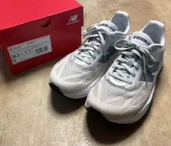 New Balance フューエルセル レベル v5 26.5