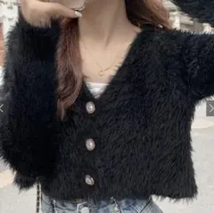 黒 ショート丈パールボタンシャギーニットカーディガン F