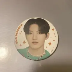 treasure ジュンギュ HELLO 缶バッジ