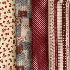 生地　布地　ハギレ　はぎれ　４種類　カントリー柄　イチゴ　ハート　花柄