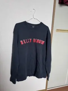 ま*ん様 HELLY HANSEN トレーナー　刺繍のサムネイル