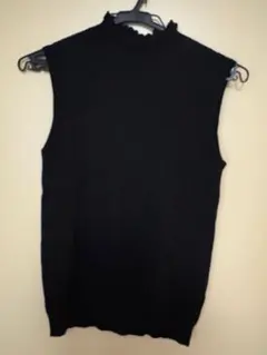 GU ブラック ノースリーブニット