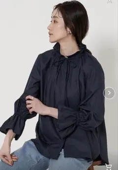 【新品未使用】UNITED ARROWS フリルカラー　フレアスリーブ　ブラウス