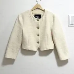 ZARA アイボリー ノーカラーショートジャケットのサムネイル