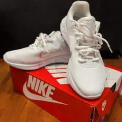 NIKE ランニングシューズのサムネイル