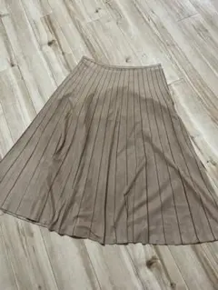 ベージュ プリーツスカートのサムネイル
