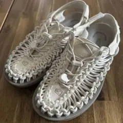 KEEN UNEEK サンダル23.5cm アイボリー