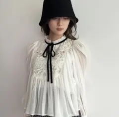 SNIDEL エンブロイダリー 楊柳ブラウス