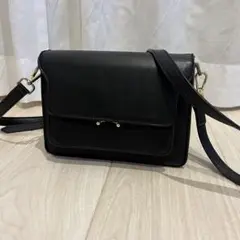 黒　ショルダーバッグ　バッグ　かばん　ブラック　シンプル　大人　使いやすい