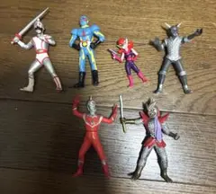 ユージン　ガチャフィギュア　シルバー仮面　アイアンキング (ウルトラマンではないのサムネイル