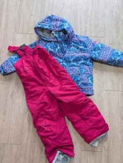 子供用スキーウェア 青とピンクの柄