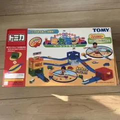 628 TOMY トミカ メガチェンジパーキング - メルカリ