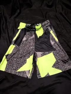 Nike メンズS　幾何学模様パンツ ネオンイエロー　ハーフパンツ