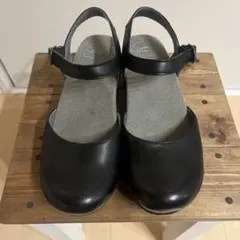 美品　Dansko サム サイズ37 ストラップ レザーシューズ ブラックのサムネイル